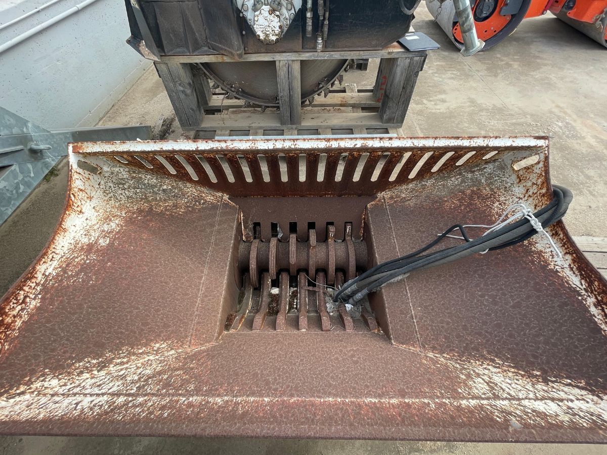 FRANTOIO SIMEX A ROTORE TIPO:CB1400DENTI INTERCAMB. ATTACCO UNIV.