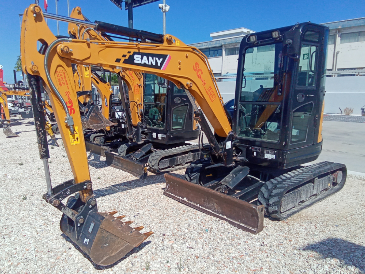 MINI ESCAVATORE COMPATTO SANY SY35U CABINATO